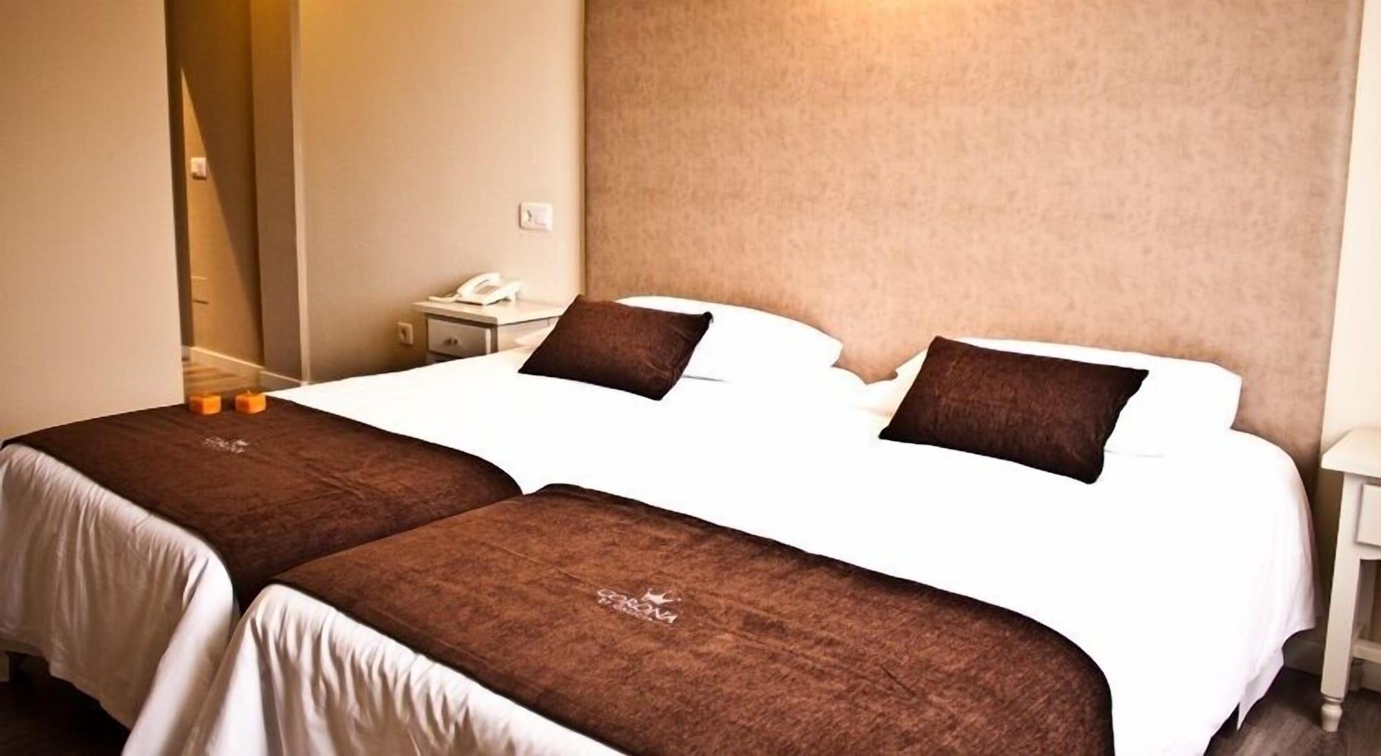 Hotel Corona De Galicia Valga Buitenkant foto