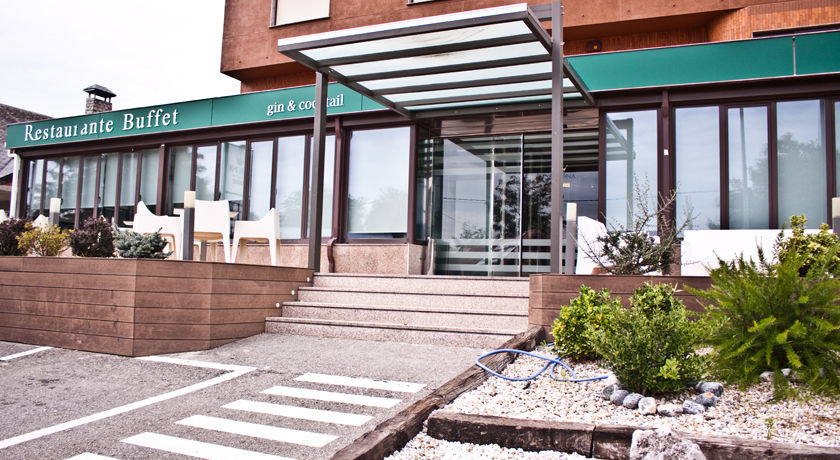 Hotel Corona De Galicia Valga Buitenkant foto