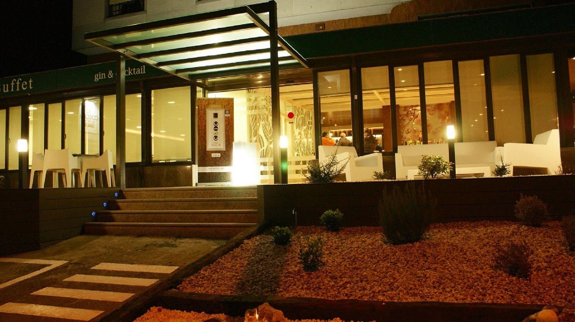 Hotel Corona De Galicia Valga Buitenkant foto